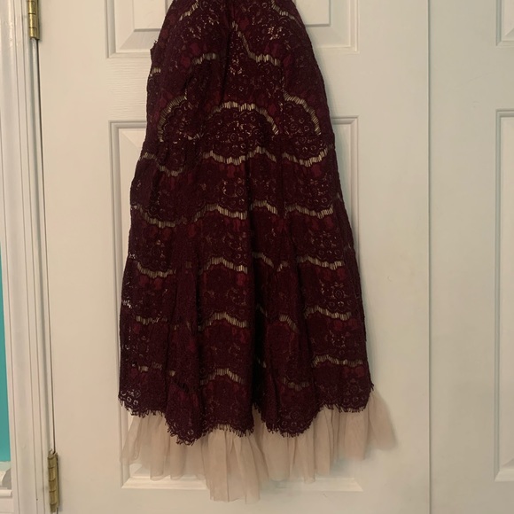 Burgundy formal dress - Picture 2 of 3